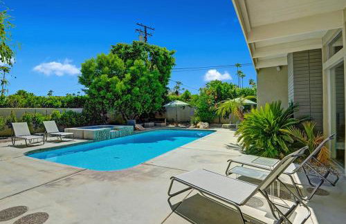 Retro Rendezvous Pool and Spa MidCentury Modern Home - Foto 6