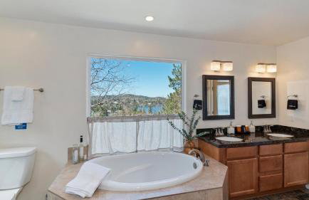 4 Bdr Modern Lake House Retreat with Stunning Views - Foto 30