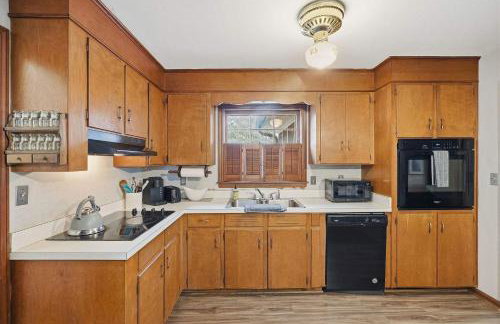 5BR Woodland Retreat on 7 Acres with a Pond - Photo 24
