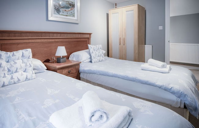 Fletcher Coach House - 3 Bedroom Cottage - Pendine - Photo 6