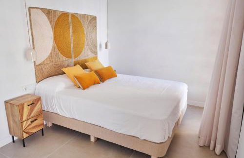 Slow Home Apartments - Photo 55