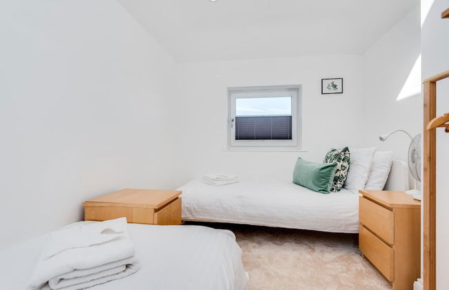 Charming 3 BR House - Garden Parking Near CS Lewis Park - Foto 15