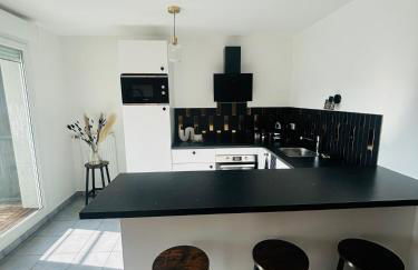 Lascano Parking GRATUIT proche Gare Aéroport Eurexpo GROUPAMA STADIUM - Foto 23