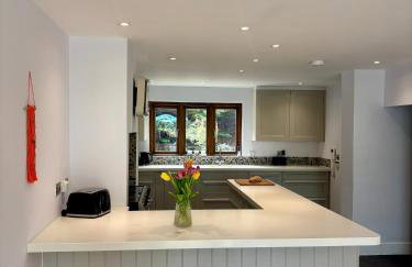 Splendid, spacious 7 Bedroom holiday home with Hot Tub - Isle of Wight - Foto 16