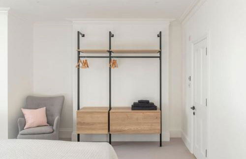 3 Bedroom, 3 bathroom large flat with sea views! - Foto 11