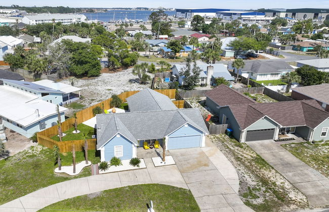 Pet Friendly Beach House with Arcade Games - Photo 47