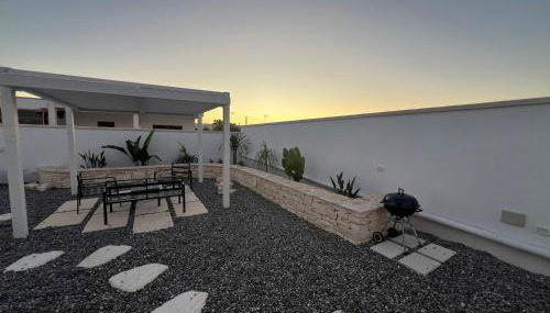 Salento Villa Cice, AC - WiFi - BBQ - attrezzatura da spiaggia - parcheggio privato sorvegliato, Due unità abitative indipendenti e giardino a due passi dal mare - Torre Ovo - Foto 5, Garden