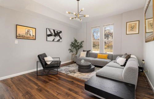 Downtown Views-Prime Location! - Foto 1