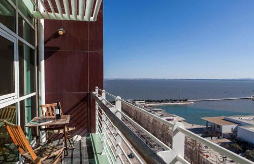 RENT4REST LISBON PARQUE DAS NAÇÕES 17Th FLOOR RIVER VIEW - Photo 10