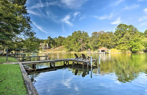 Waterfront Lake Martin Home with Private Dock and View - Foto 3