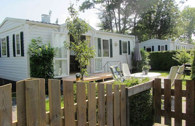 Captivating Chalet with Microwave near Wadden Sea - Foto 17