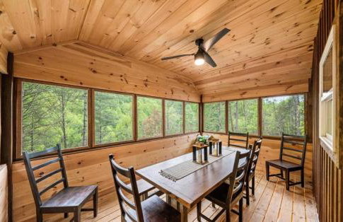 Mountain View Retreat with Large Swim Spa, Game Room - Foto 64