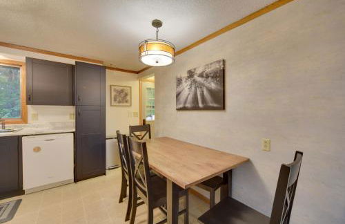 Hermantown Home with Decks, Grill and Hot Tub! - Foto 8