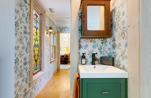 Shared Hot Tub Historic Cottage, Walk to Elm Park - Foto 14