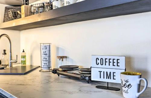 Lakefront Grove Cabin Shared Dock and Seasonal Pool - Foto 14