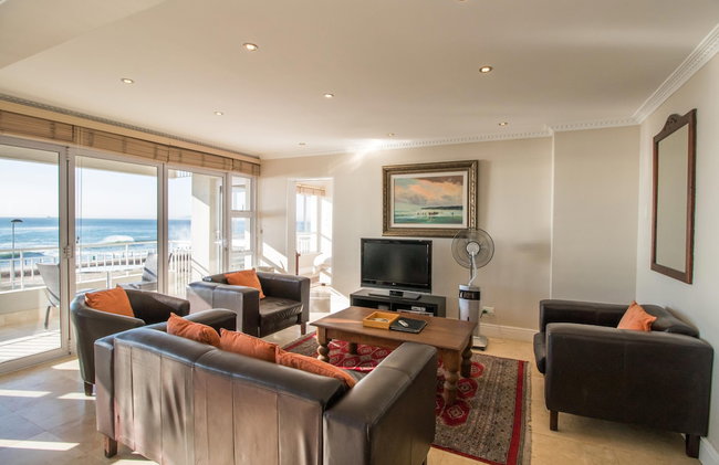 Third Floor sea Facing 2 Bedroom Apartment With Balcony - Photo 6