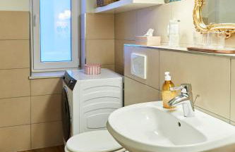 R B Apartment am Airport Hamburg - 1-4 Personen - Küche - Smart TV - Waschtrockner - kostenloser Parkplatz - perfekt für Geschäftsreisende und Familien - Foto 11