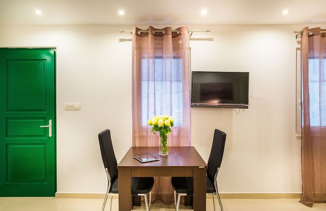 Split Oasis Apartments - Photo 32