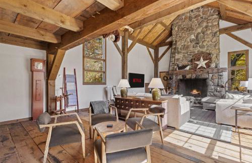 Modern Lux Cabin w Mtn Views and Fire Pit - Foto 58