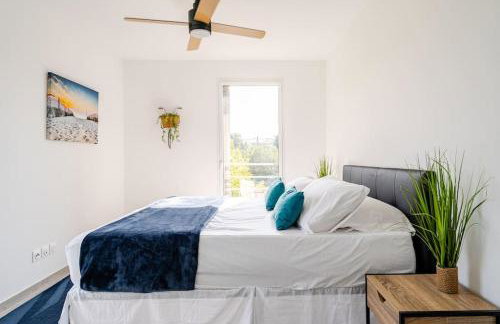 Newly Built Apartment with Pool, Walk to the Beach - Foto 39