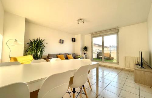 BnGo I Immense RoofTop Lyon I 2 chambres, 4 places parkings, 2 immenses terrasses, 8 personnes - Photo 22