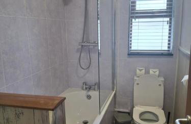 UlsterApartments one bedroom 2 single beds and sofa bed - Foto 27