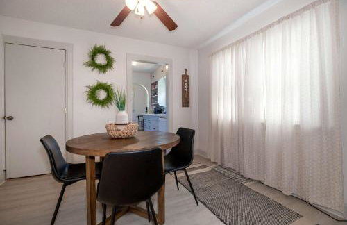 Home Sweet Home - Loft 3 BR - 1 BA WIFI SMART TV - Photo 6