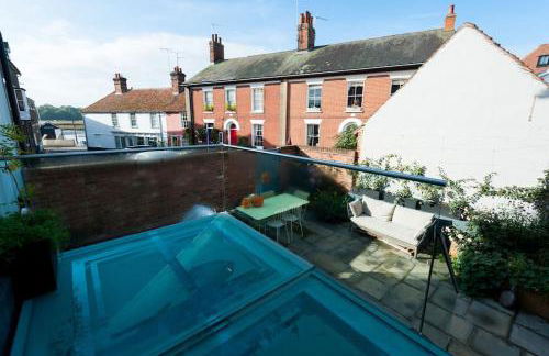 Charming Tudor riverside house - Foto 53