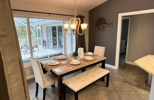 Peachland getaway with pool and tiki bar - Foto 15