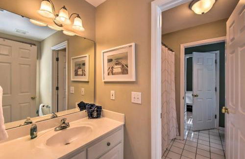 Lake Keowee Escape with Dock, Deck and Lake Access! - Foto 19