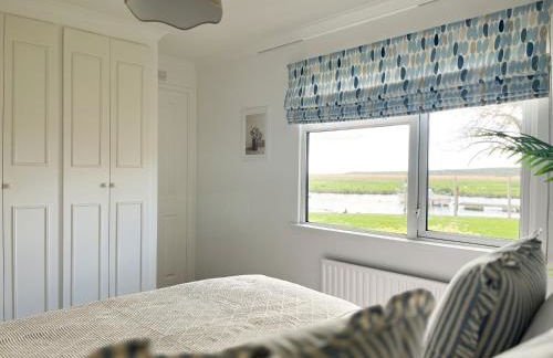Hot Tub With A View - Christchurch Harbour - Photo 20