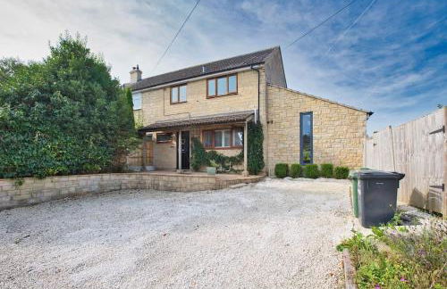 Countryside Retreat with Hot Tub - Photo 12