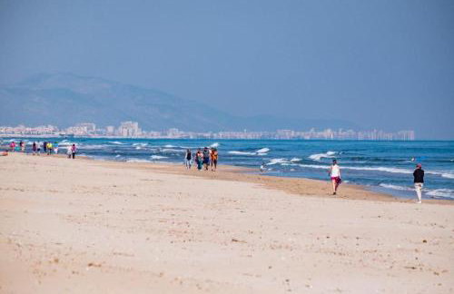 APARTAMENTOS EL SOL a 20 metros del mar. - Foto 4