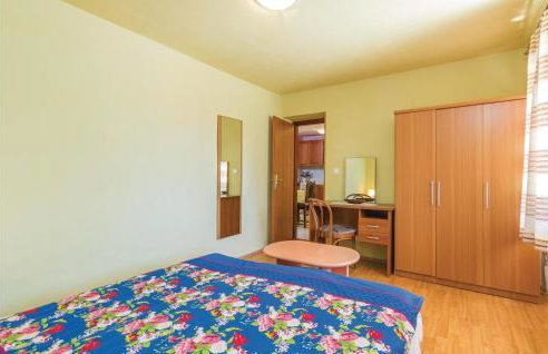 Two-Bedroom Apartment In Porec - Photo 11