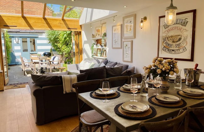 Dolls House - Luxury Townhouse - From 400 Per Night - Photo 52