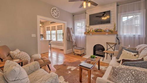 Modern, Sun-Lit Retreat with Fire Pit and Yard! - Foto 1