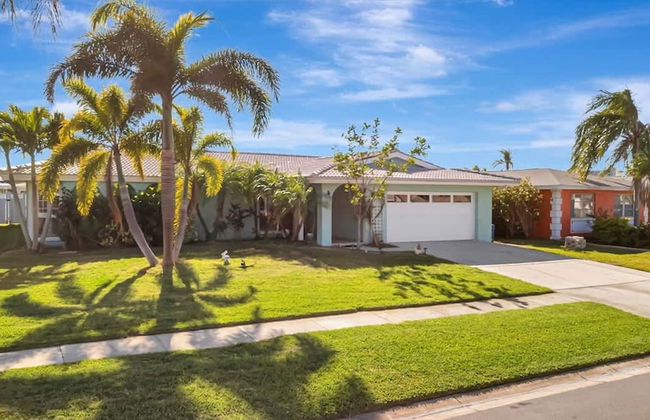 The Crown House 4b Pool Home 6 Mins to IR Beach - Photo 5