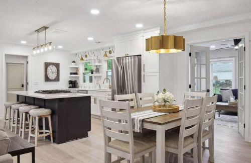 Luxury 1800sq.ft Home - Sleeps 8 - Foto 2