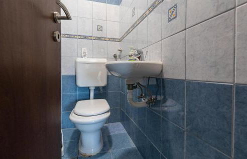 1 Bedroom Lovely Apartment In Ploce - Foto 15