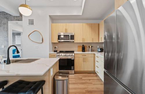 Stylish 2BR with Pool Central SLC - Great Access - Foto 17