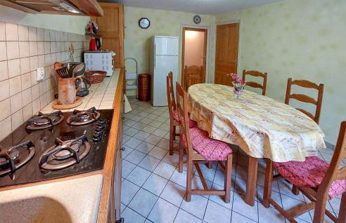 2 Bedroom Lovely Home In Bas-En-Basset - Foto 5