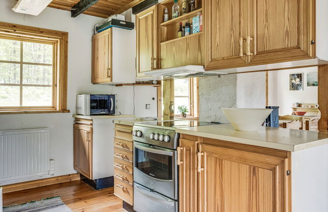 3 bedroom House in Östra Frölunda with garden and sauna - Photo 9