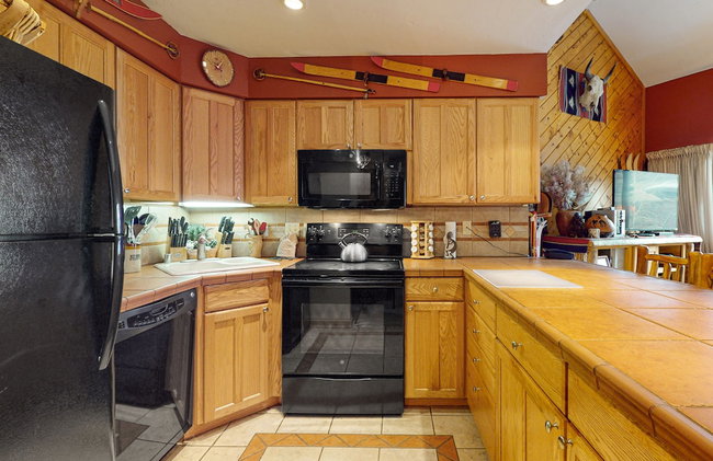 Pine Ridge Condominiums - Photo 20