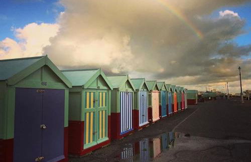 Flat1Hove- renovated, 2BR, patio, beach, free onsite parking - Foto 18