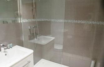 Superb 2 bedroom town apartment, quiet location - Photo 19