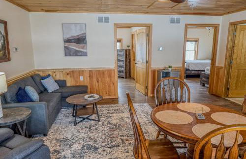 Luxury Waterfront Retreat on Black Lake - Foto 35