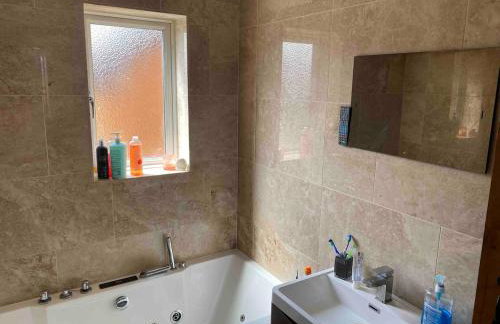 4 Bedroom Detached House in great location - Foto 11