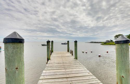 Grandmas Cottage with Sunroom Walk to Beach - Foto 28