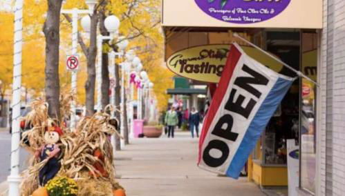 Sister Lakes Lakeside House - Sleeps 16 - Foto 5