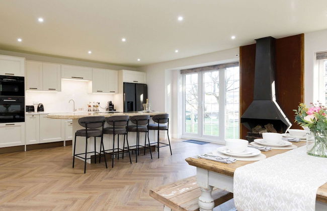 Beautiful 4-bed Close to South Downs Goodwood - Foto 10